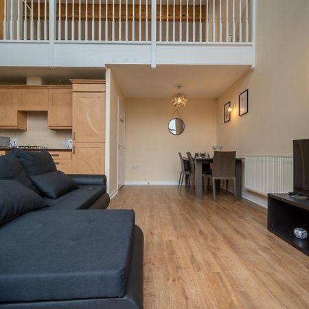 Luxury 2 Bed Apartment - Near Heathrow, Legoland, Windsor 슬라우 외부 사진