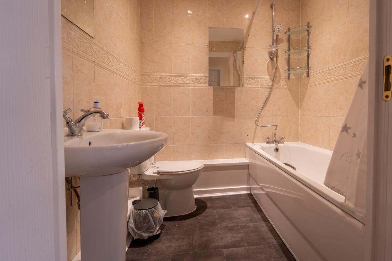 Luxury 2 Bed Apartment - Near Heathrow, Legoland, Windsor 슬라우 외부 사진