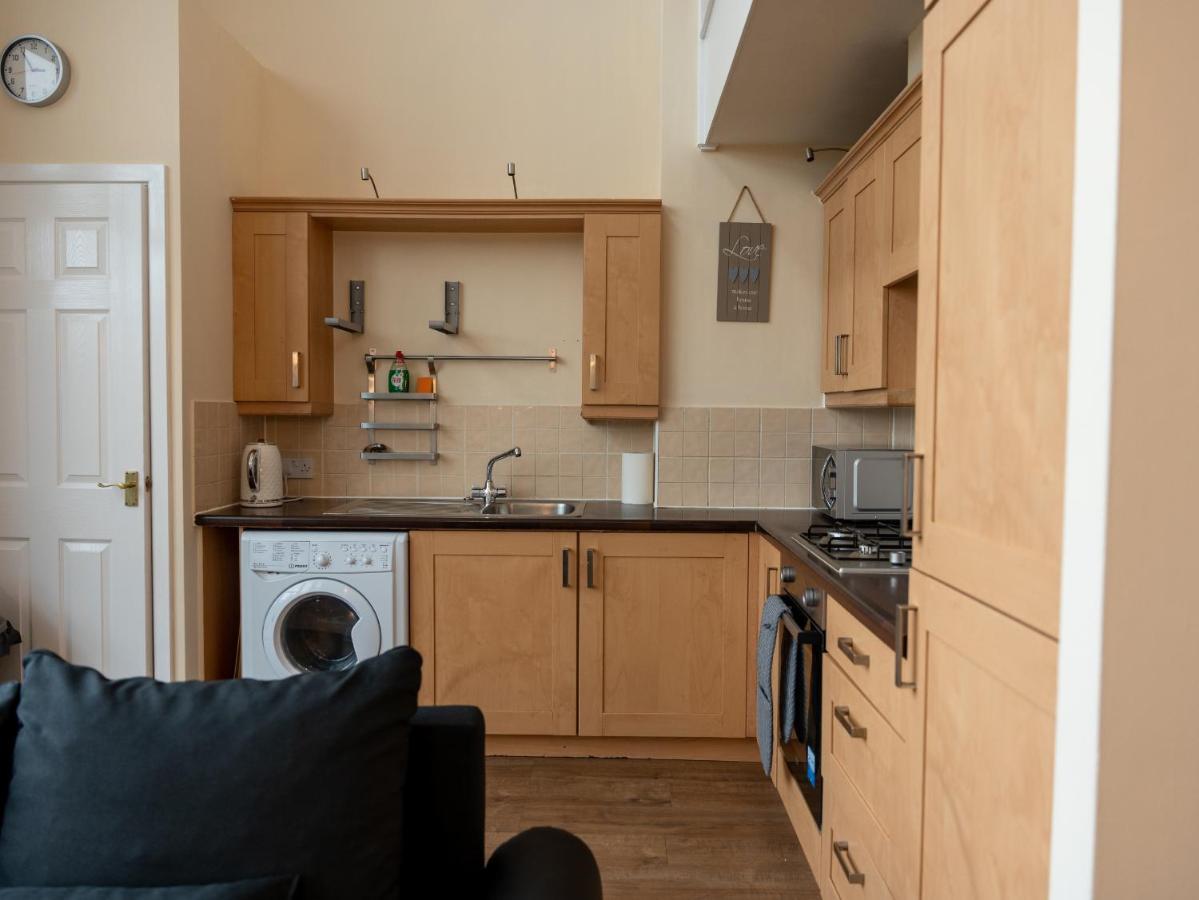 Luxury 2 Bed Apartment - Near Heathrow, Legoland, Windsor 슬라우 외부 사진
