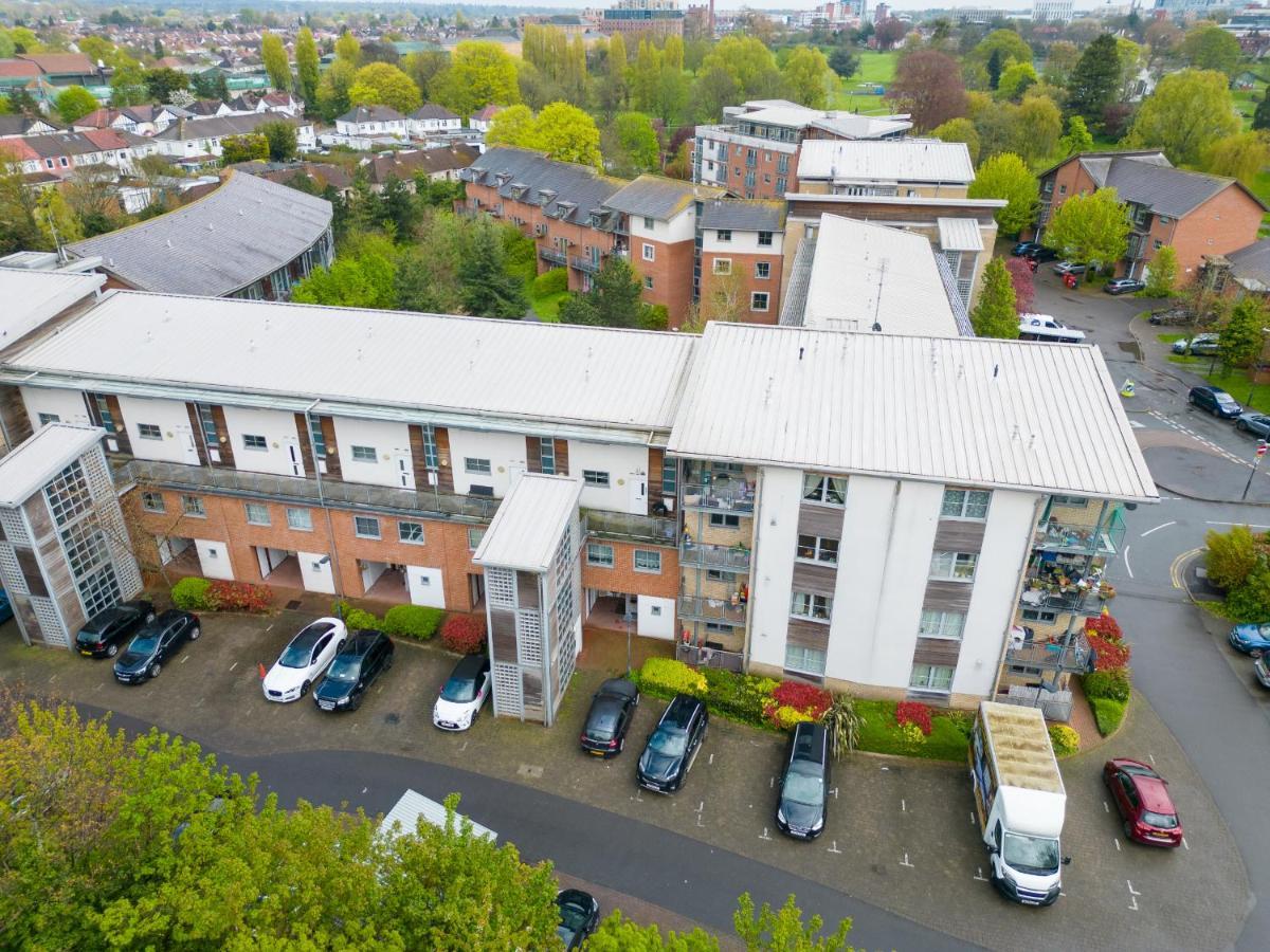Luxury 2 Bed Apartment - Near Heathrow, Legoland, Windsor 슬라우 외부 사진