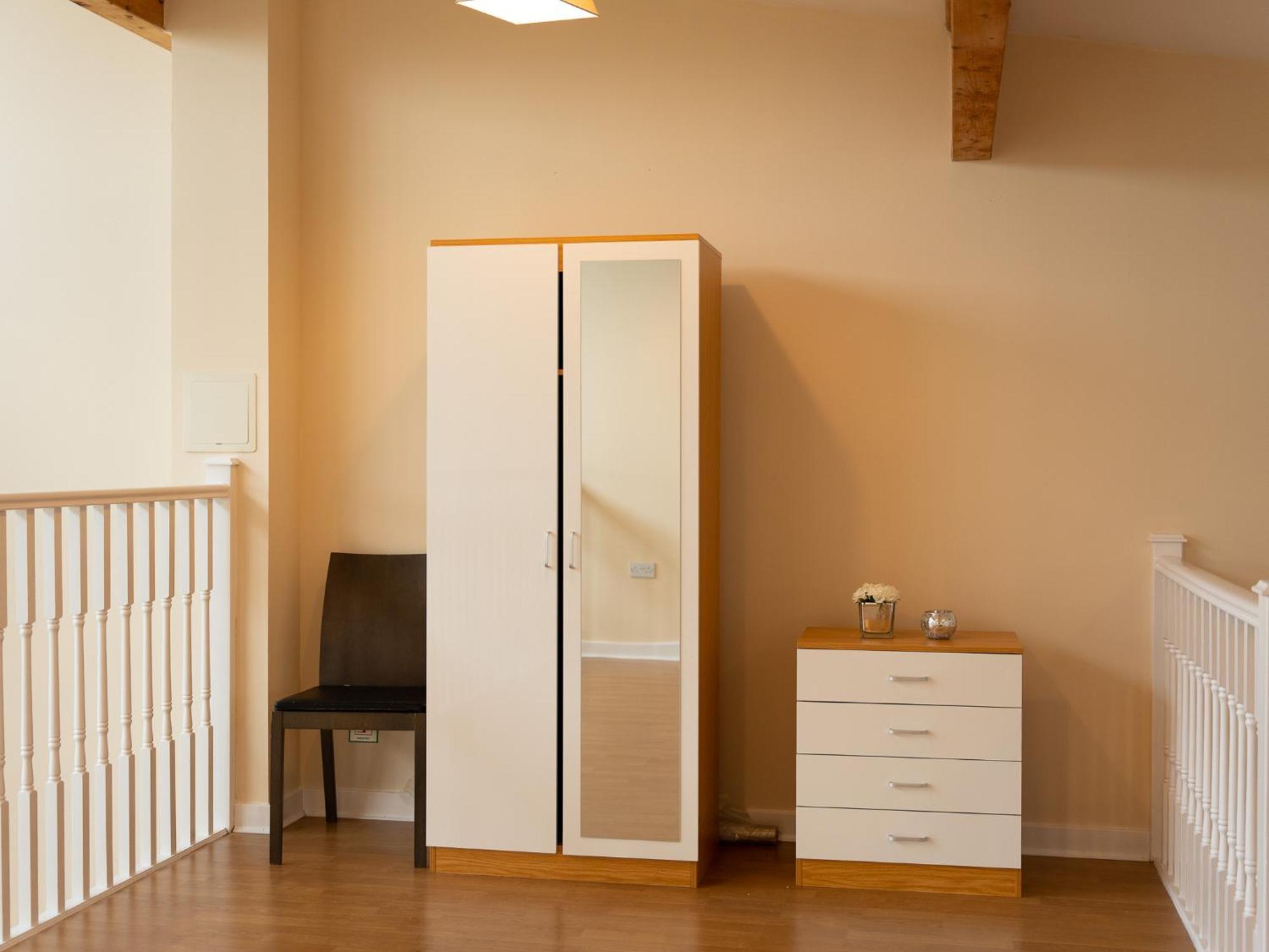 Luxury 2 Bed Apartment - Near Heathrow, Legoland, Windsor 슬라우 외부 사진