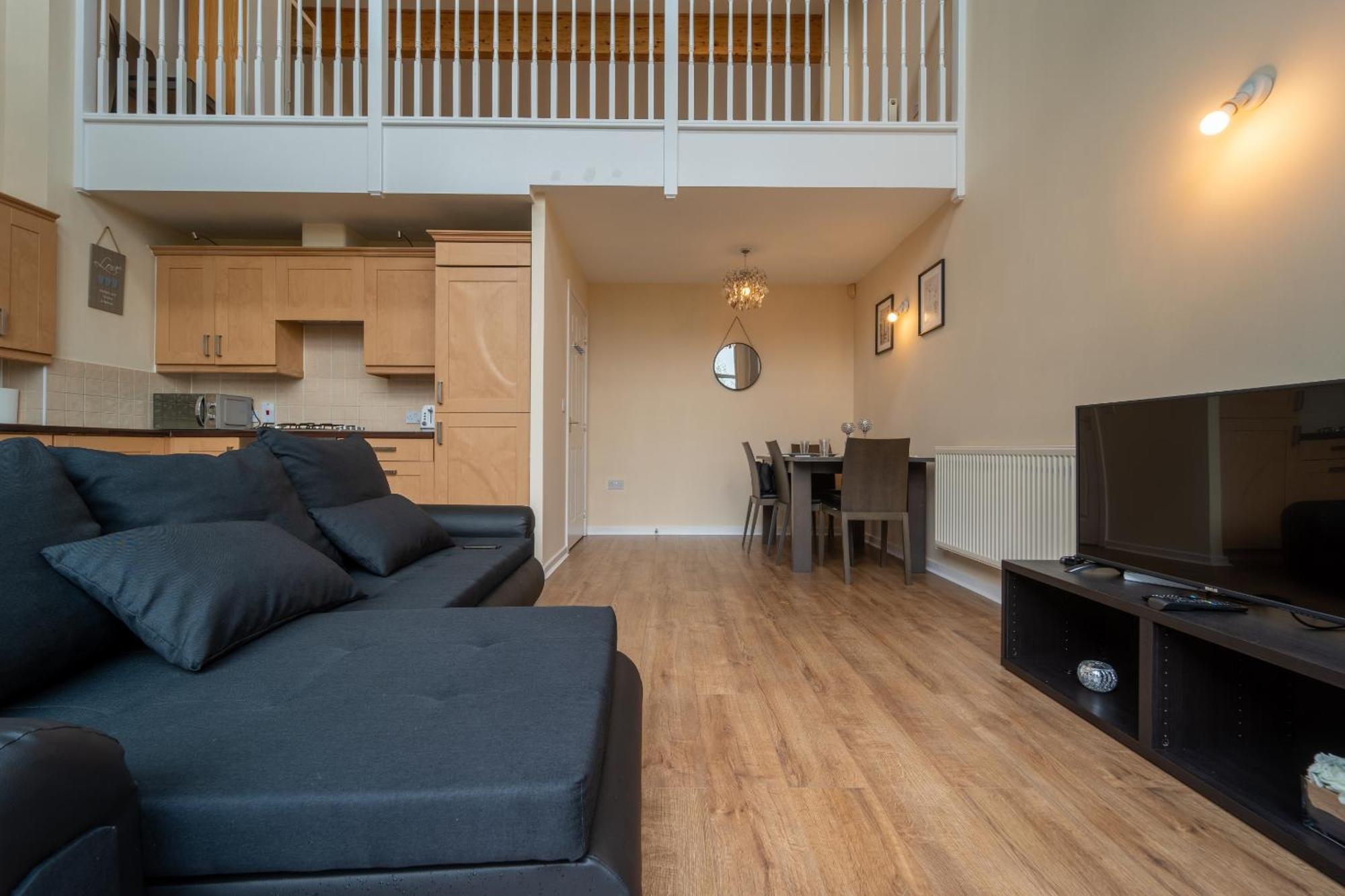 Luxury 2 Bed Apartment - Near Heathrow, Legoland, Windsor 슬라우 외부 사진