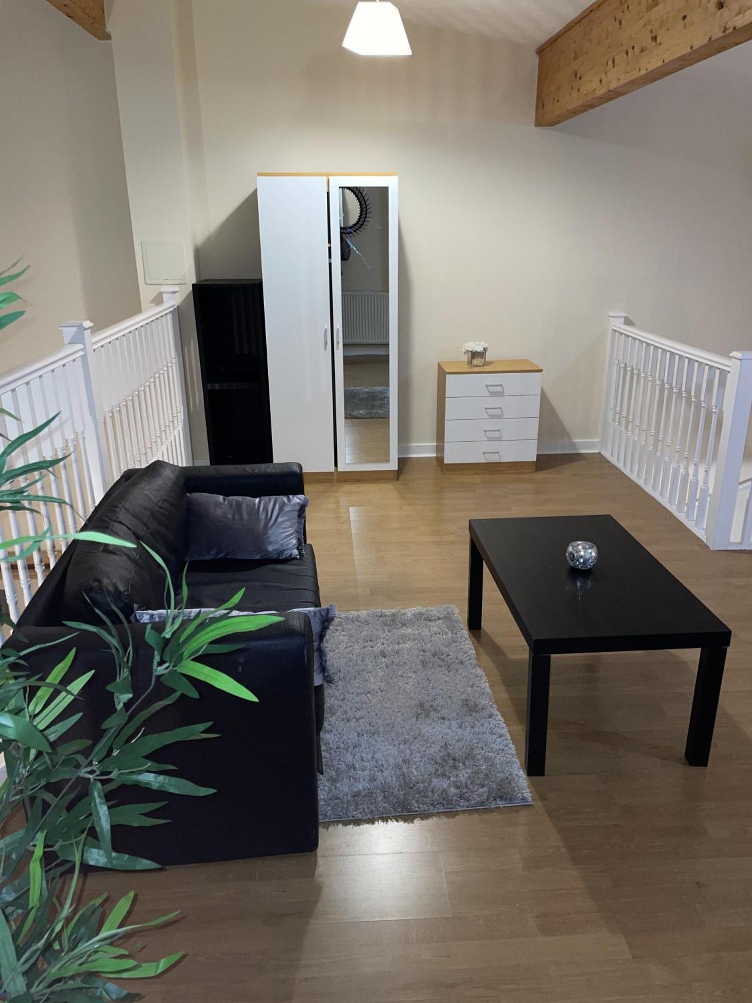 Luxury 2 Bed Apartment - Near Heathrow, Legoland, Windsor 슬라우 외부 사진